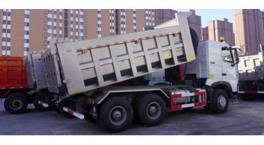 Sinotruk Howo Dumper Trucks T7H 440 will export to Ghana