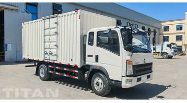 Howo 4x2 Light Cargo Box Truck Ready Ship to Ghana