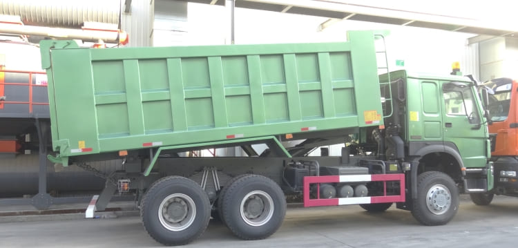 Sinotruk Howo Tipper Truck 371 6x4 for Sale in Ghana