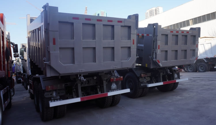 Sinotruk Howo Dumper Trucks T7H 440 for Sale in Ghana