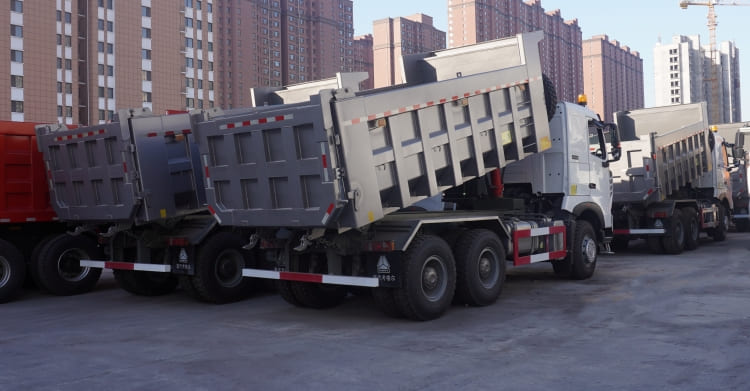Sinotruk Howo Dumper Trucks T7H 440 for Sale in Ghana