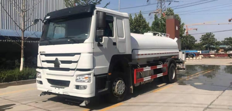 Sinotruk Howo 20 Cbm Water Tanker Truck for Sale in Ghana Accra