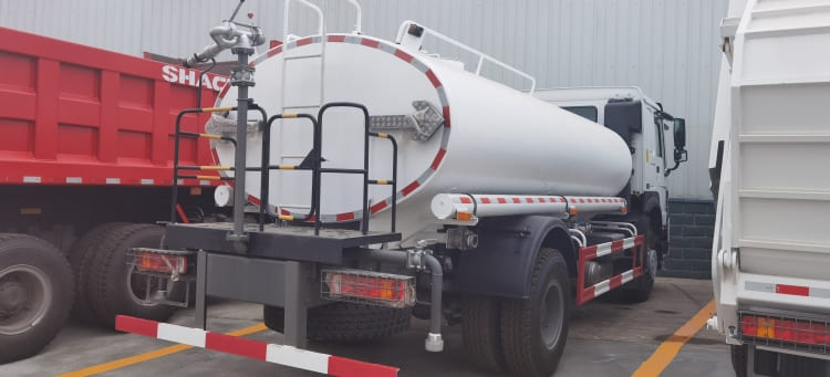Sinotruk Howo 20 Cbm Water Tanker Truck for Sale in Ghana Accra