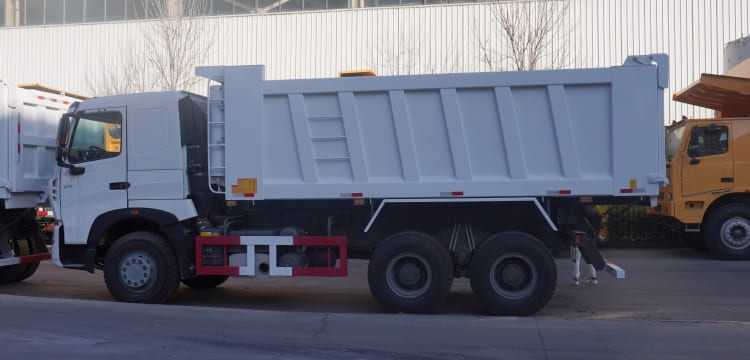 Sinotruk Howo Dump Truck A7 371 for Sale in Ghana