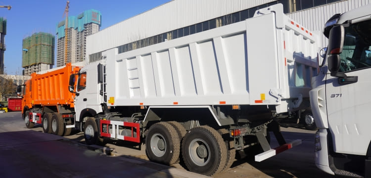 Sinotruk Howo Dump Truck A7 371 for Sale in Ghana