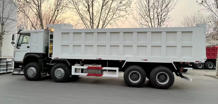 Howo Sinotruk 371 8x4 Dump Truck for Sale Price in Ghana Accra