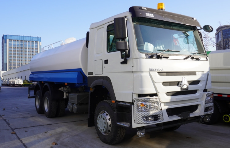 Sinotruk Water Tanker Near Me with Price | Water Tank in Ghana | Sinotruk 371