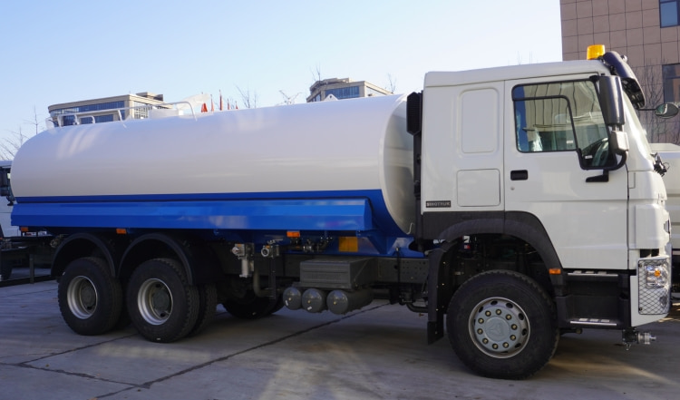 Sinotruk Water Tanker Near Me with Price | Water Tank in Ghana | Sinotruk 371