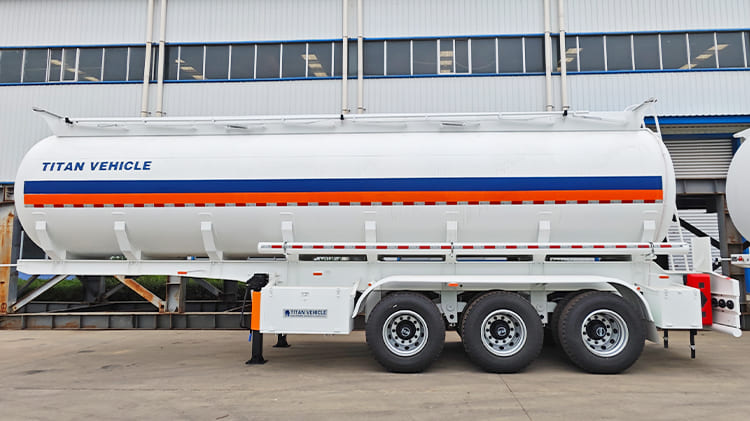 Diesel Fuel Tanker Semi Trailer for Sale in Tema Ghana