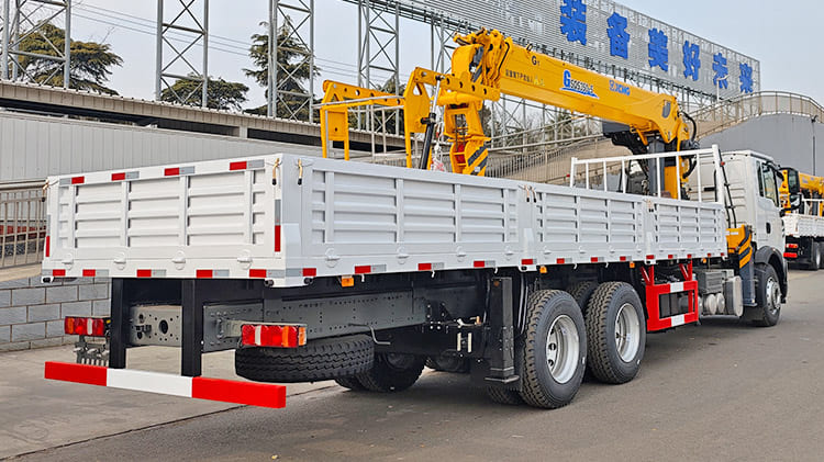 Heavy Duty Lorry Mounted Crane for Sale in Ghana