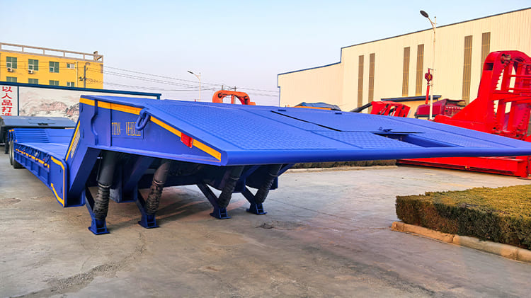120 Ton Floding Gooseneck Lowboy Trailer for Sale in Ghana