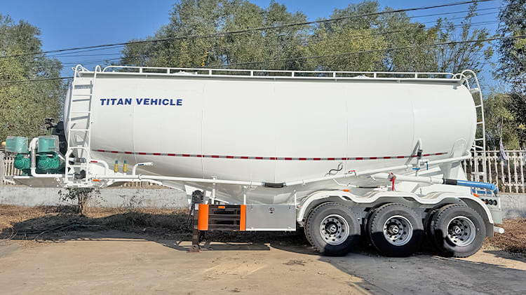 3 Axle 42CBM Cement Bulker Price for Sale in Ghana